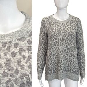 GAP Leopard Print Tunic Sweater Womens Size XS Grey Cozy Long Sleeve Crewneck